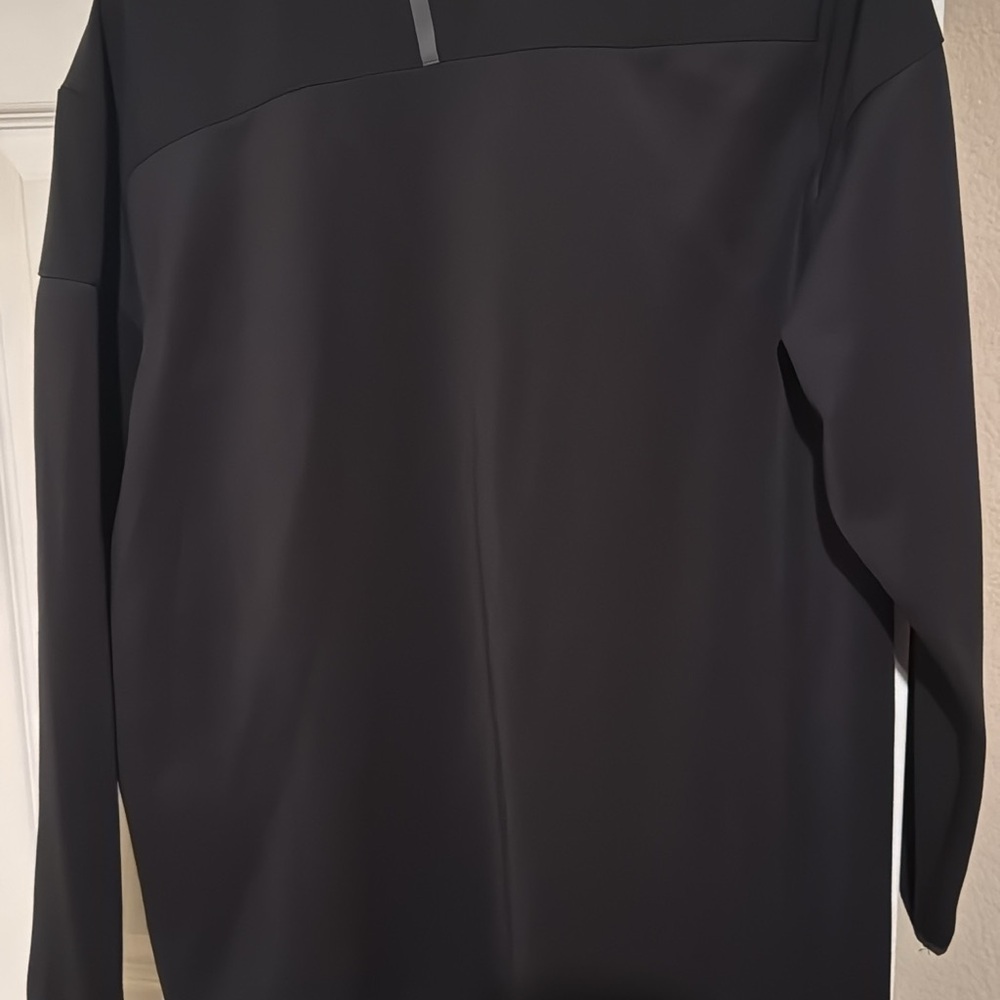 Minimalist Black Long Sleeve Top